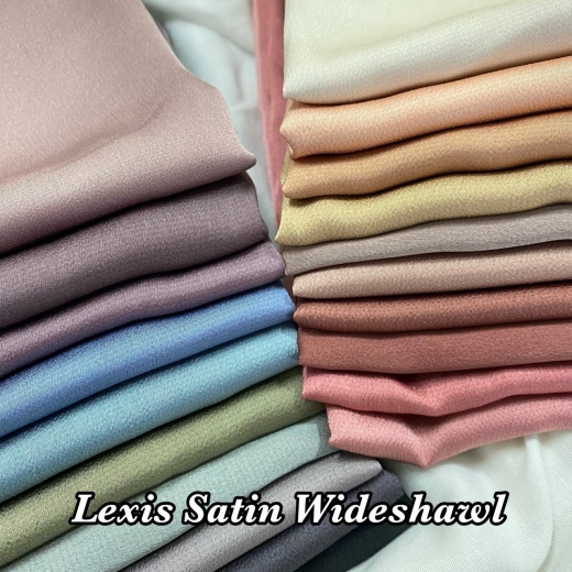 Lexis Satin Wideshawl @ Bubble Satin